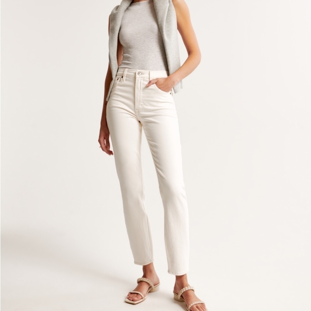 Abercrombie & Fitch Cream ultra High Rise 90s white Jeans - Picture 1 of 10
